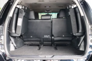 Toyota Fortuner 2.4 Leader V 2WD 2023 [GIEF]