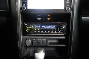 Toyota Fortuner 2.4 Leader V 2WD 2023 [GIEF]