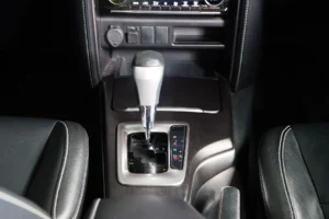 Toyota Fortuner 2.4 Leader V 2WD 2023 [GIEF]