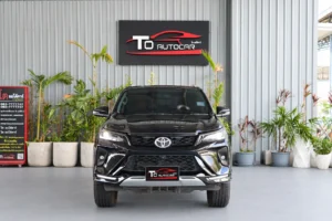 Toyota Fortuner 2.4 Leader V 2WD 2023 [GIEF]