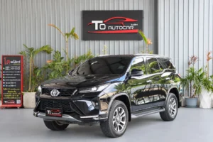 Toyota Fortuner 2.4 Leader V 2WD 2023 [GIEF]