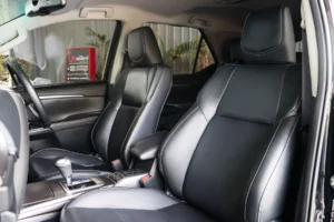 Toyota Fortuner 2.4 Leader V 2WD 2023 [GIEF]