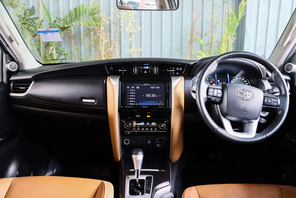 Toyota Fortuner 2.8 V 4WD MNC 2019 [EDGJ]