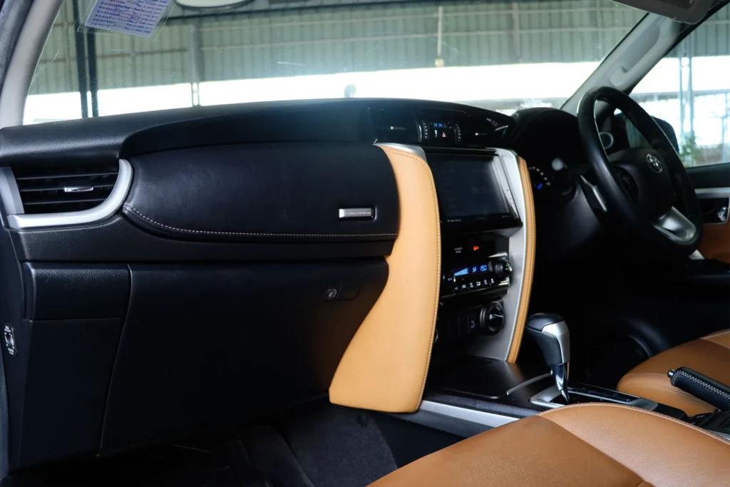 Toyota Fortuner 2.8 V 4WD MNC 2019 [EDGJ]