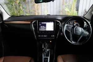 Isuzu MU-X 3.0 Ultimate 2WD 2022 [GAJI]