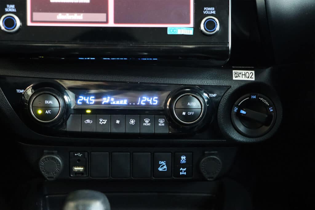 Toyota Revo 2.8 High Double Cab 4WD 2021 A/T [CBCD]