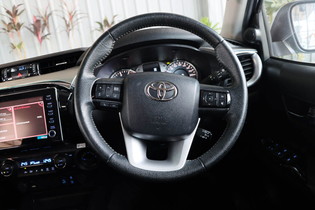 Toyota Revo 2.8 High Double Cab 4WD 2021 A/T [CJIE]