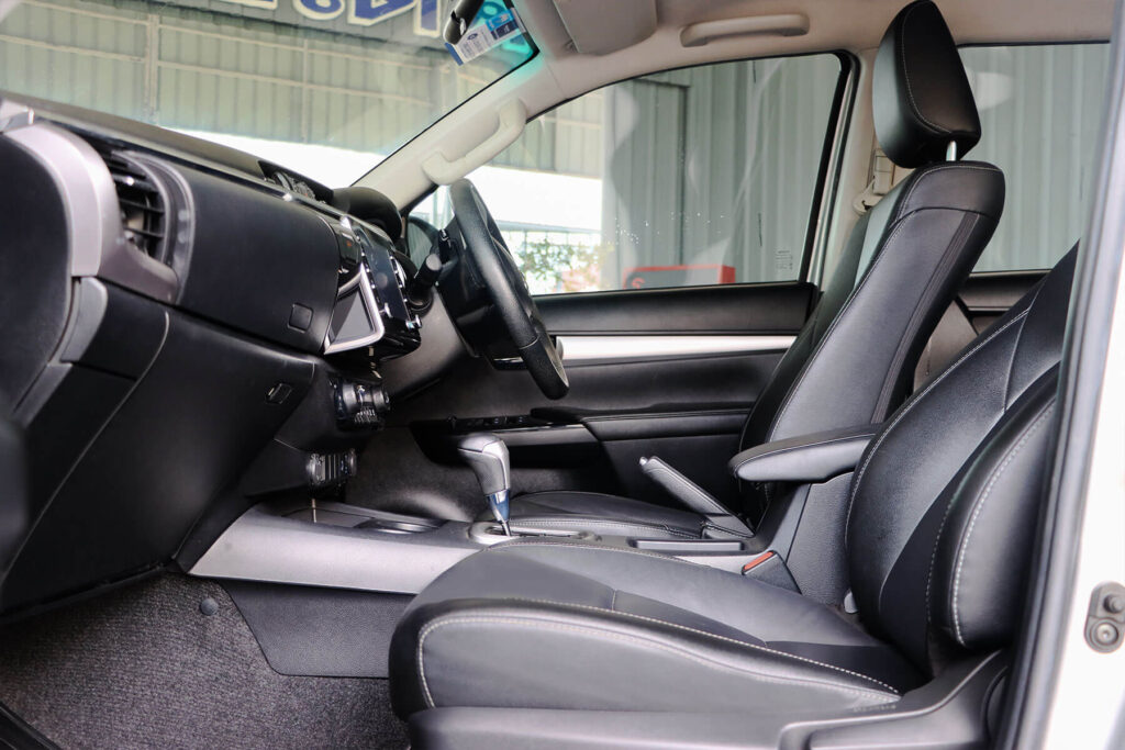 Toyota Revo 2.8 High Double Cab 4WD 2021 A/T [CJIE]