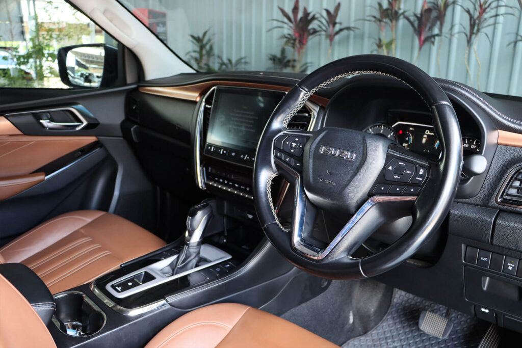 Isuzu MU-X 3.0 Ultimate 2WD 2021 [CIID]