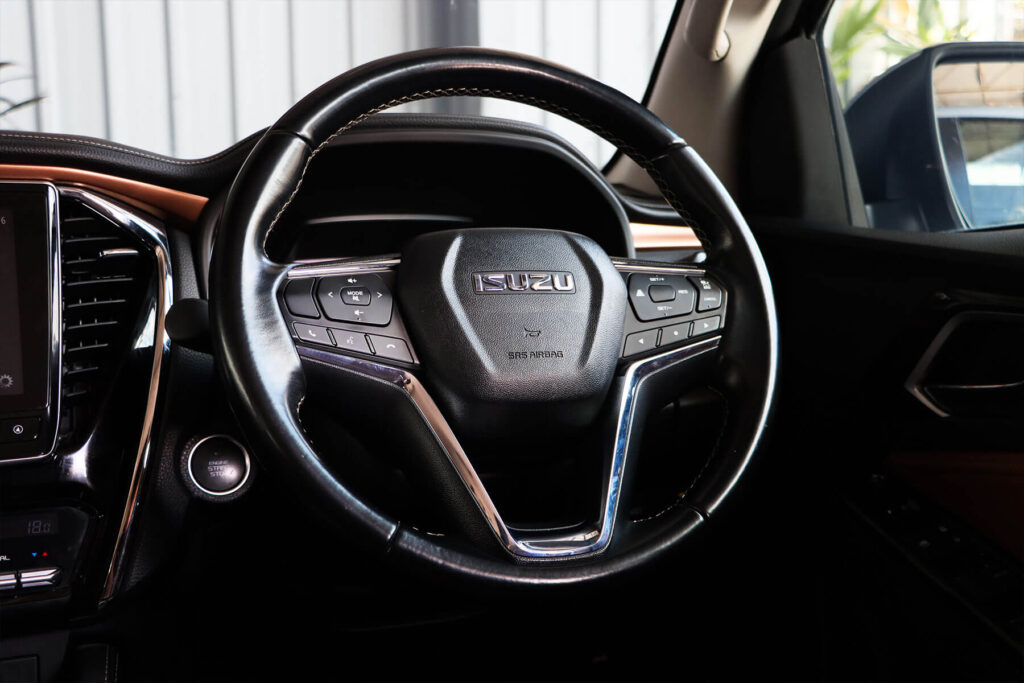 Isuzu MU-X 3.0 Ultimate 2WD 2021 [CIID]