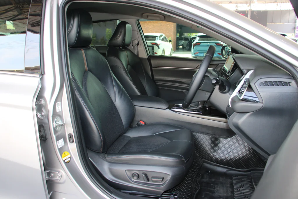 Toyota Camry 2.5 Sport MNC 2022 [HGJD]