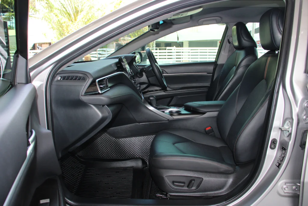 Toyota Camry 2.5 Sport MNC 2022 [HGJD]