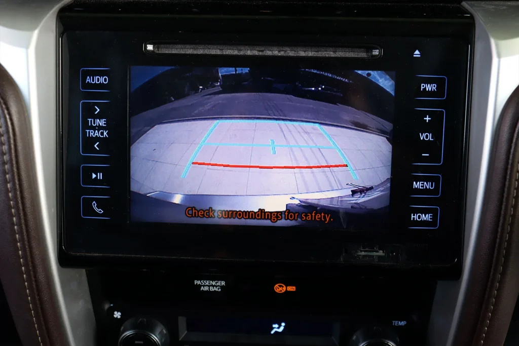 Toyota Fortuner 2.4 V 2WD MNC 2019 [CEAA]