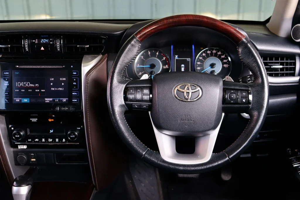 Toyota Fortuner 2.4 V 2WD MNC 2019 [CEAA]