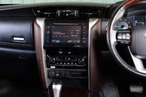 Toyota Fortuner 2.4 V 2WD MNC 2019 [CEAA]