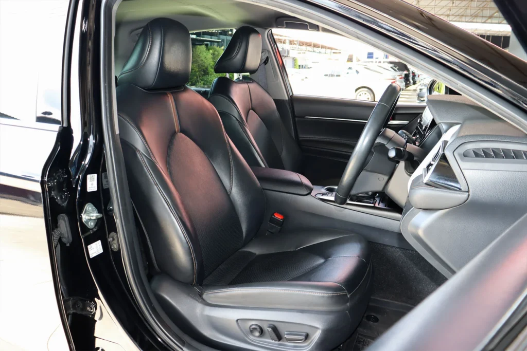 Toyota Camry 2.5 Sport MNC 2022 [HJFA]