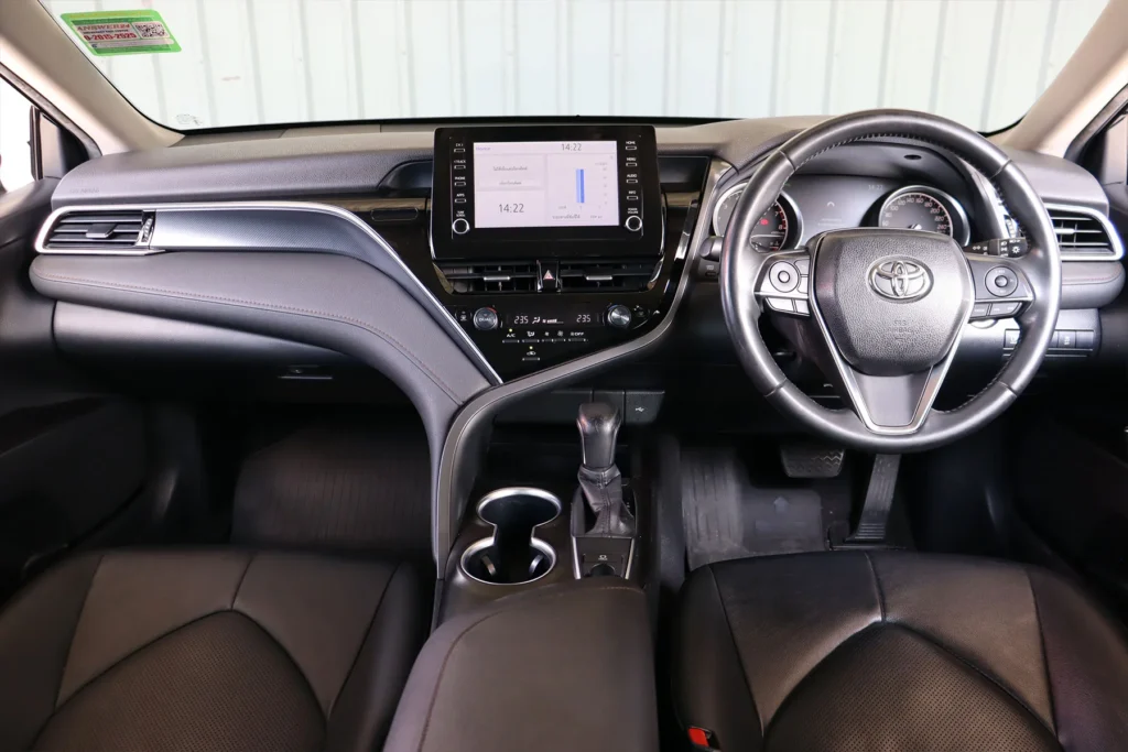 Toyota Camry 2.5 Sport MNC 2022 [HJFA]