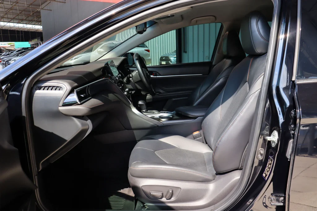 Toyota Camry 2.5 Sport MNC 2022 [HJFA]