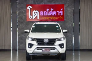 Toyota Fortuner 2.4 V 2WD 2021 [EEDC]
